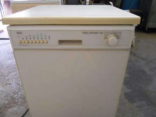 AEG OKO FAVORIT 675 DISHWASHER FOR SPARES - NOT WORKING - NEEDS WASH PUMP